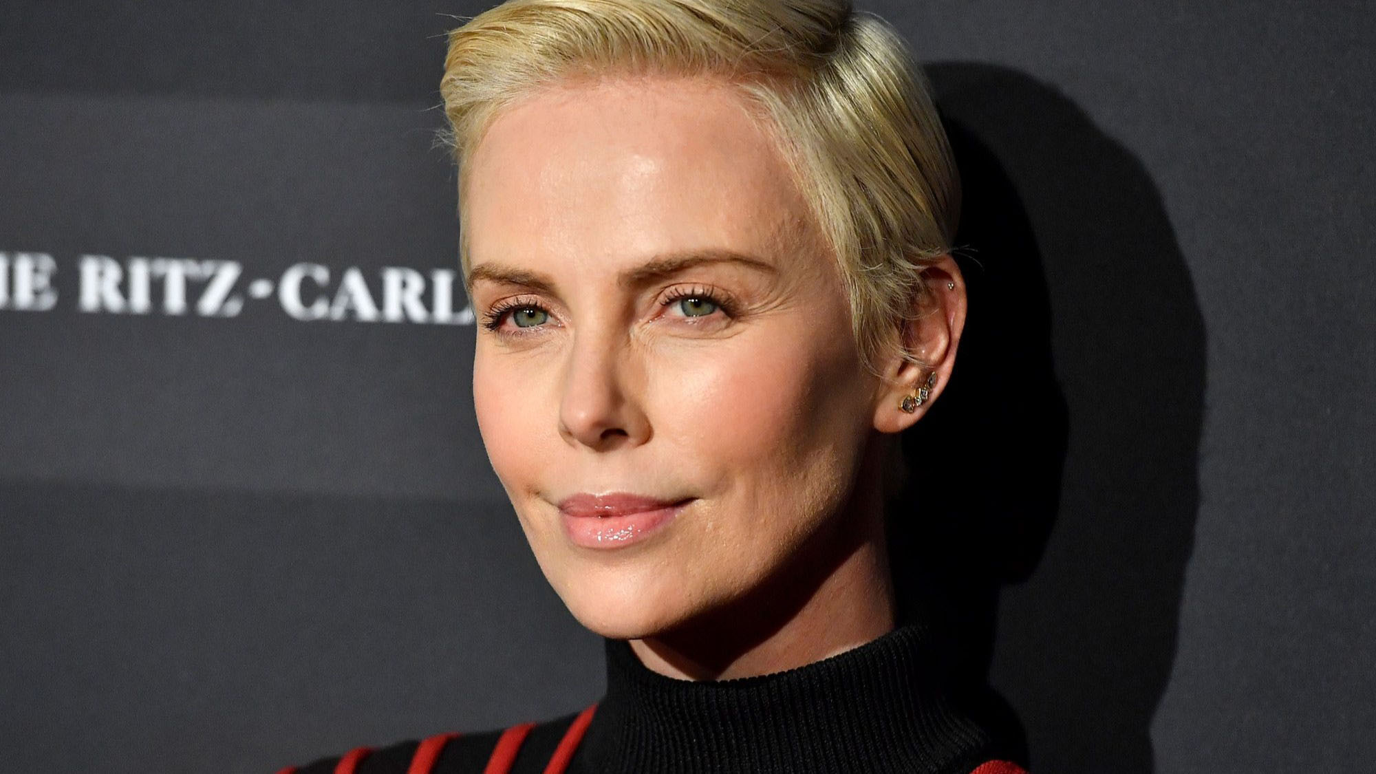 Charlize Theron (/???r?li?z ?θ?r?n/ shar-LEEZ THERR-?n; Afrikaans: [?ar?lis ?tr?n]; born 7 August 1975) is a South African and American actress ...
